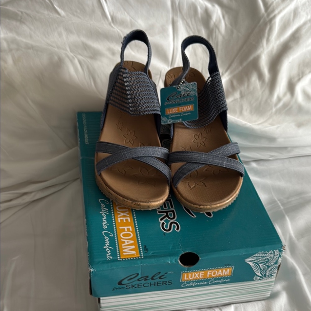 Skechers Cali Luxe Foam Blue Sandals New in Box Size U9